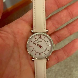 Pale pink Fossil ladies watch 🌸